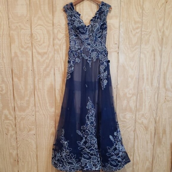 Alexander By Daymor NWT Navy Silver Lace Beaded Maxi Ball Gown Dress Sz 6 #1161 - Picture 1 of 13